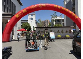 6304团队走进八叉巷小学，点亮第二届“八小之光”科技之
